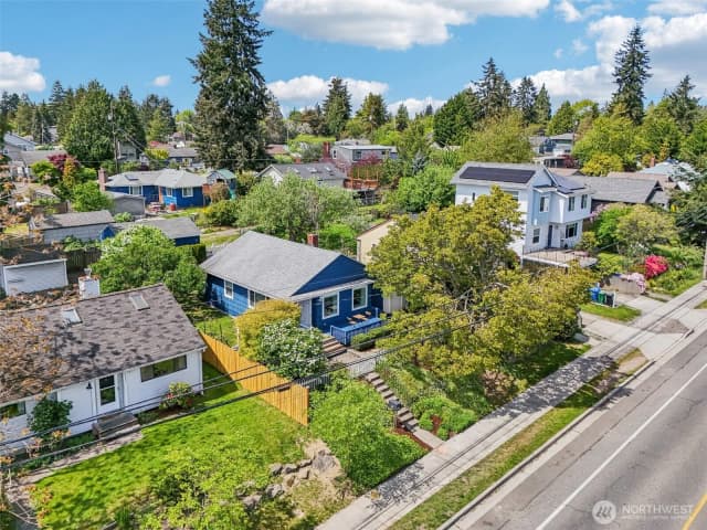 Property photo for 10229 35th Avenue Sw, Seattle