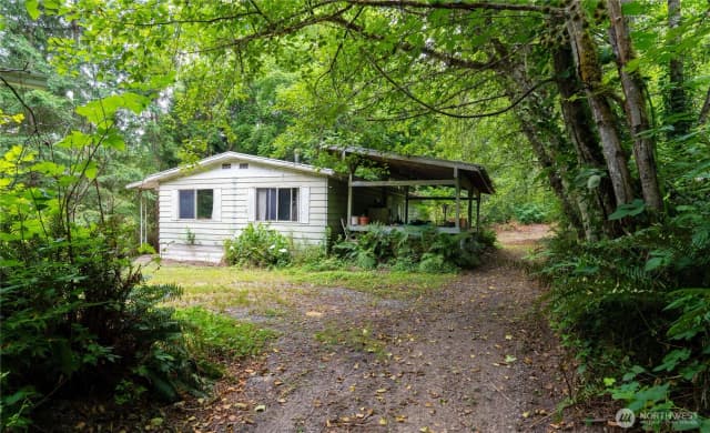 Property photo for 2438 Squires Road, Bellingham