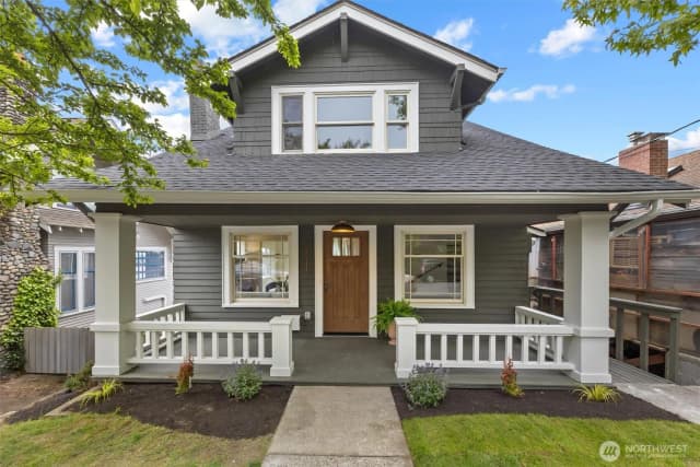 Property photo for 2711 10th Avenue W, Seattle