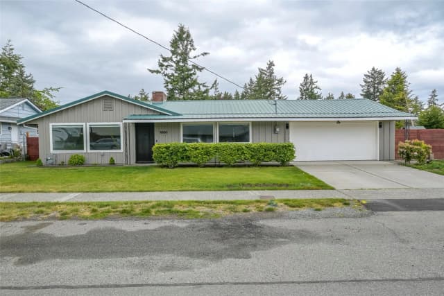 Property photo for 1880 Ne Tenth Avenue Ne, Oak Harbor