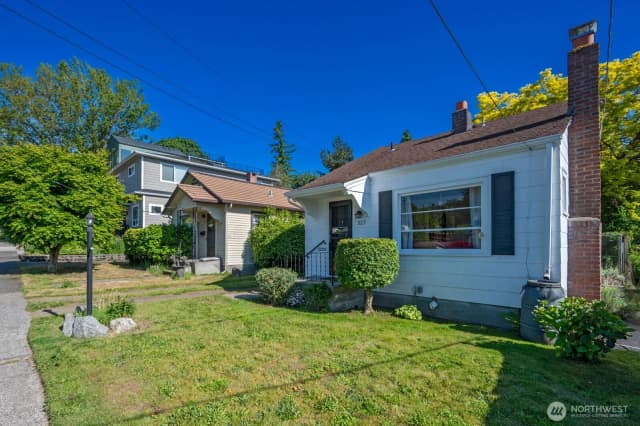 Property photo for 327 Ne 90th Street, Seattle