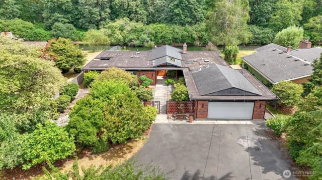 Property photo for 16 Riverview Drive Ne, Auburn
