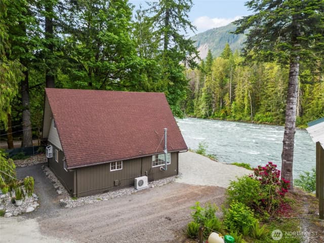 Property photo for 25921 Clear Creek Rd, Darrington