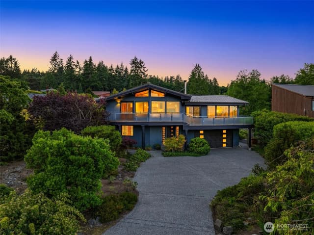 Property photo for 9882 Manitou Beach Drive Ne, Bainbridge Island