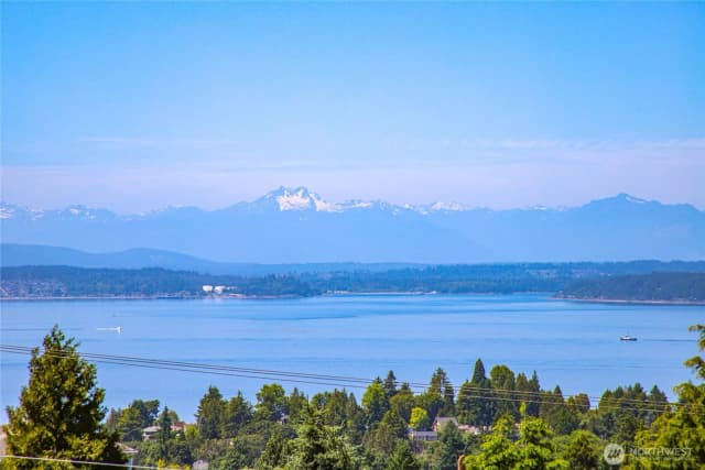 Property photo for 6710 36th Avenue Sw #a, Seattle