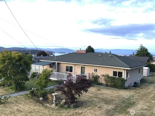 Property photo for 3105 K Avenue, Anacortes