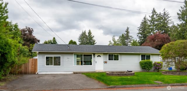 Property photo for 2935 18th Street Se, Auburn