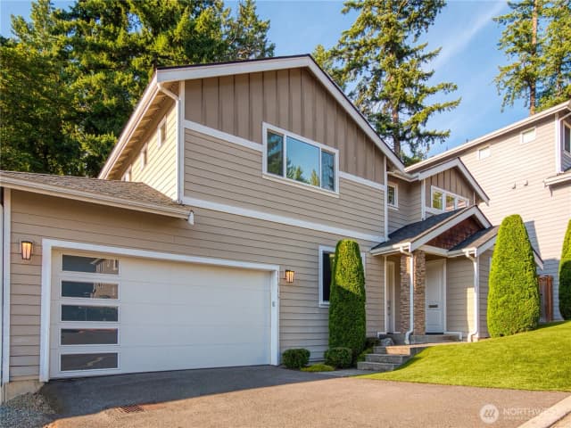 Property photo for 11316 Se 56th Ct, Bellevue
