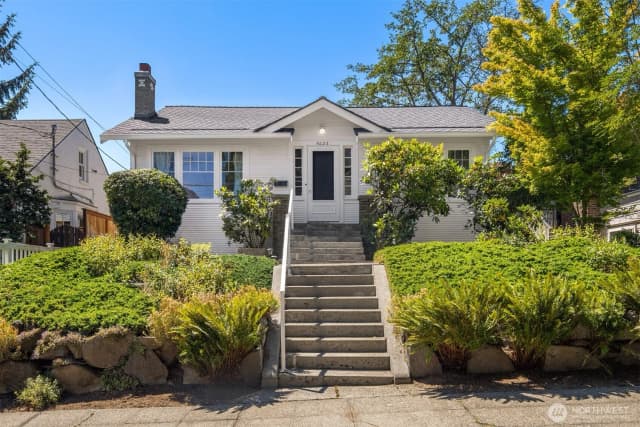 Property photo for 5023 Ne 36th Avenue, Seattle