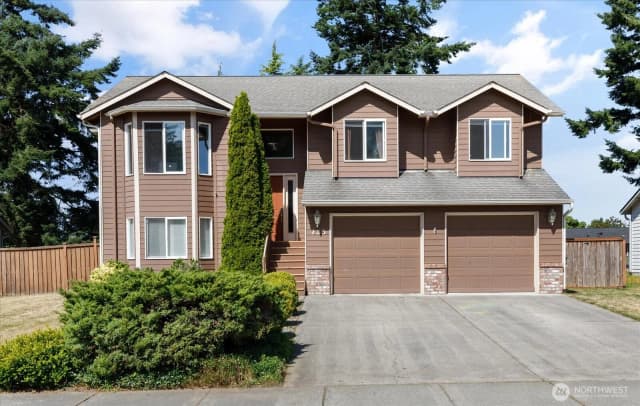 Property photo for 735 Sw Regency Drive, Oak Harbor