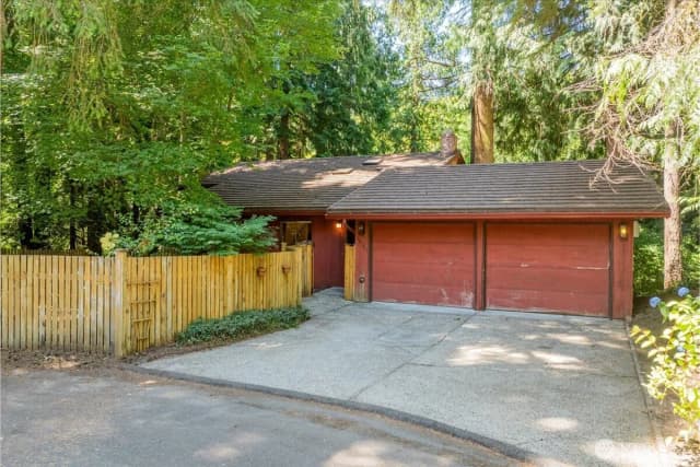 Property photo for 18707 25th Avenue Ne, Lake Forest Park