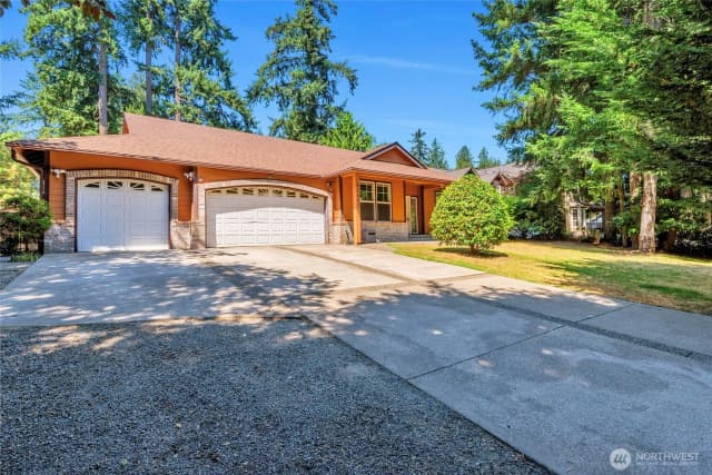 Property photo for 11402 83rd Avenue Sw, Lakewood
