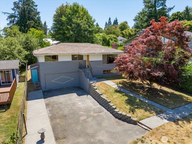 Property photo for 3015 Sw 105th Street, Seattle