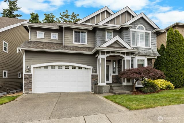 Property photo for 810 Lincoln Avenue Se, Renton