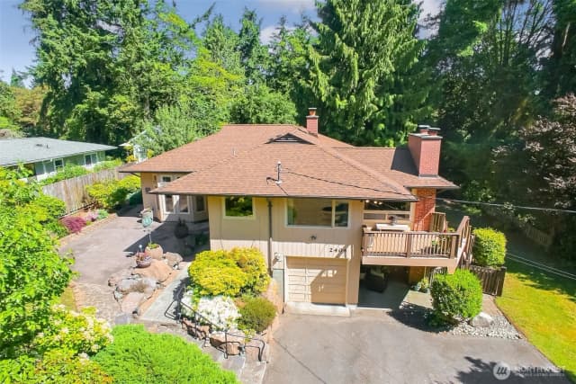 Property photo for 2404 Sw 170th Street, Burien
