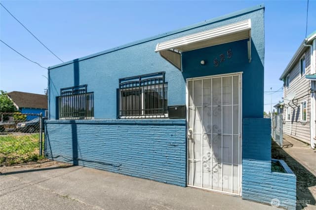 Property photo for 525 Central Avenue N, Kent