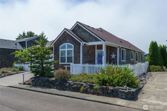 Property photo for 2603 Sea Crest Lane, Long Beach