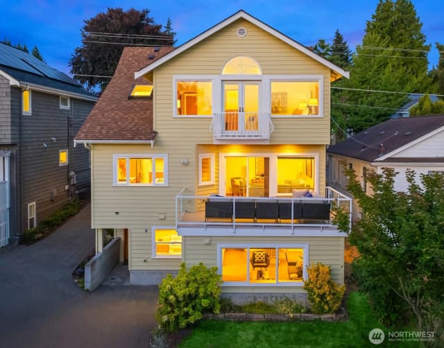 Property photo for 6547 30th Avenue Ne, Seattle