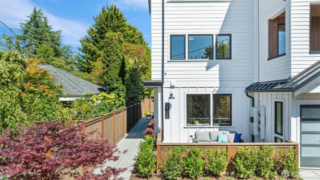 Property photo for 3812 31st Avenue W #b, Seattle