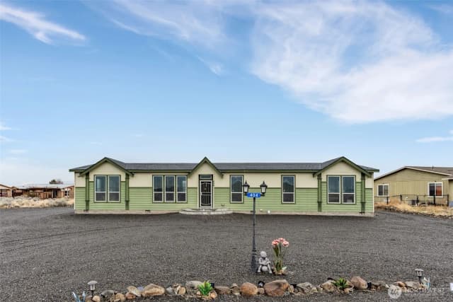 Property photo for 404 Airport Way Sw, Mattawa