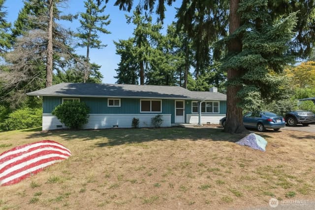 Property photo for 230 Se 8th Avenue, Oak Harbor