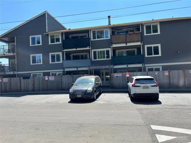 Property photo for 939 N 101st Street #101, Seattle