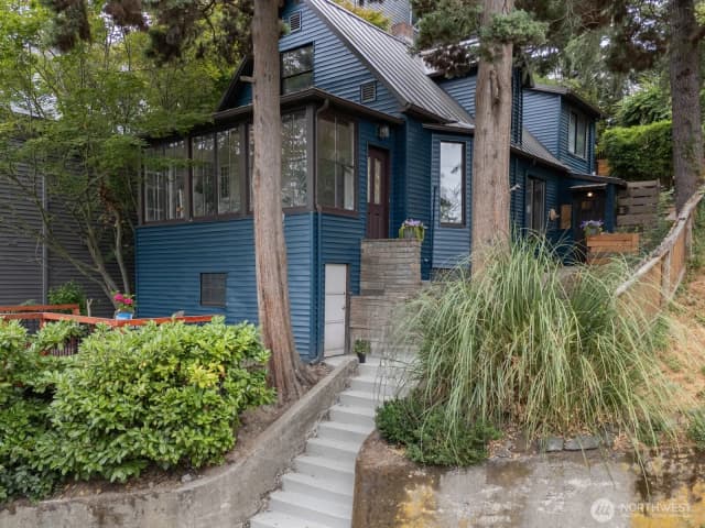 Property photo for 2560 Gilman Drive W, Seattle