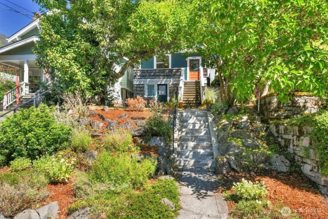 Property photo for 1904 9th Avenue W, Seattle