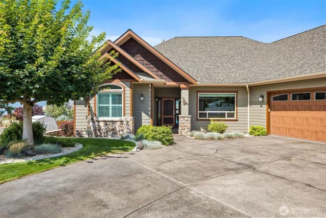 Property photo for 123 Blossom Court, Seven Bays