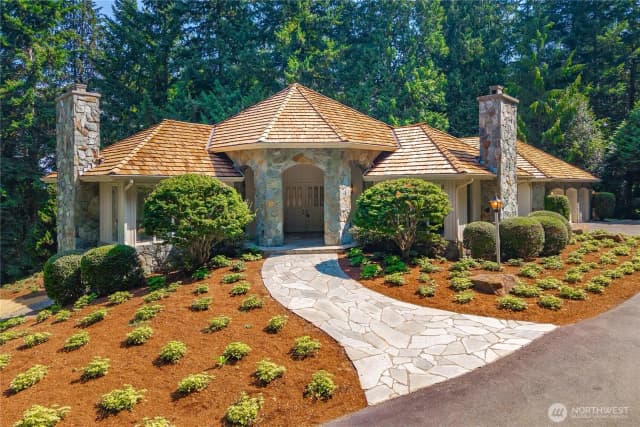 Property photo for 18601 Se 64th Way, Issaquah