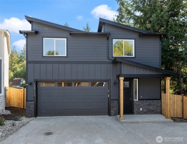 Property photo for 10811 Holly Drive #c, Everett