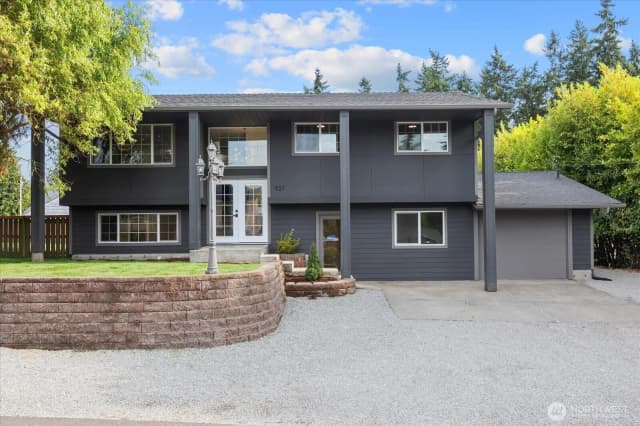 Property photo for 927 S 304th St, Federal Way