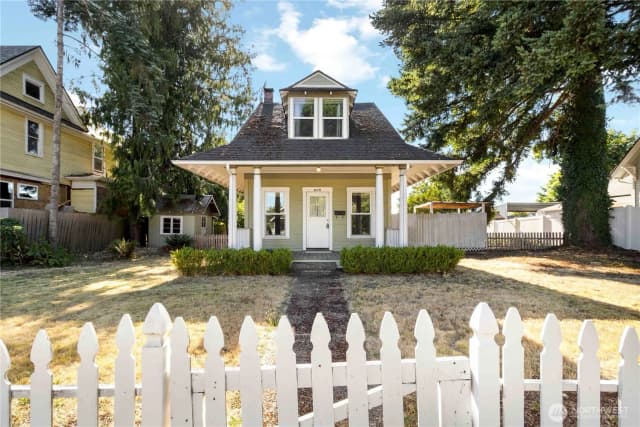 Property photo for 815 N Pearl Street, Centralia