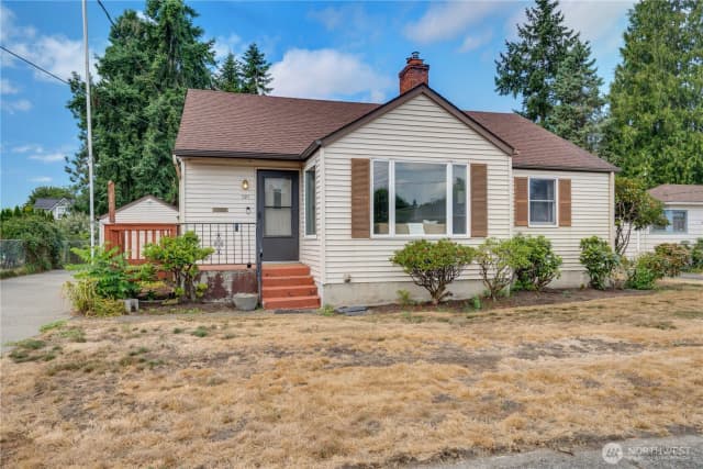 Property photo for 121 K Street Ne, Auburn
