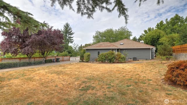 Property photo for 20024 100th Avenue Se, Kent
