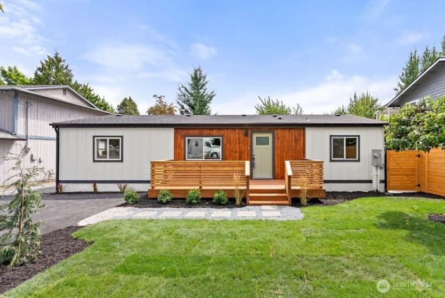 Property photo for 1013 Sw 124th Street, Seattle