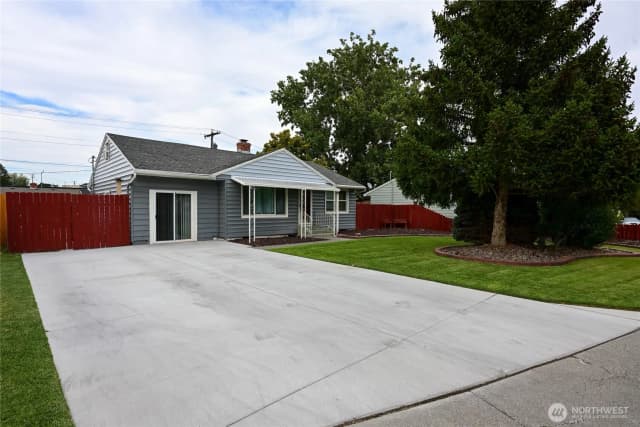 Property photo for 2310 W 1st Avenue, Kennewick