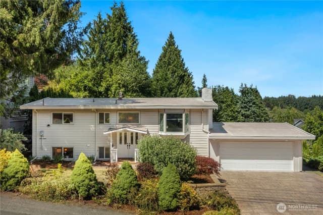 Property photo for 15638 Se 24th Street, Bellevue