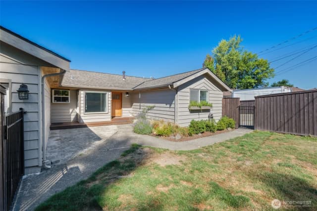 Property photo for 21845 15th Avenue S, Des Moines