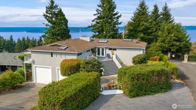 Property photo for 1611 Lowama Lane Ne, Tacoma