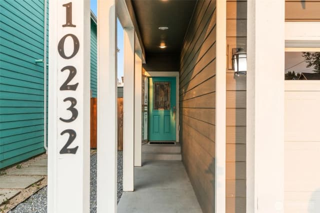 Property photo for 10232 17th Avenue Sw, Seattle