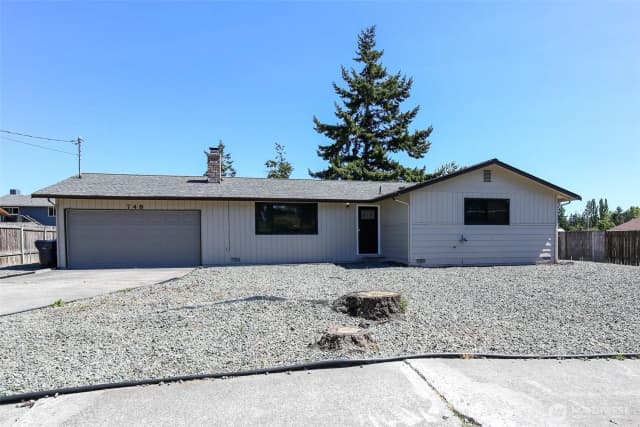 Property photo for 748 Sw Heller Street, Oak Harbor