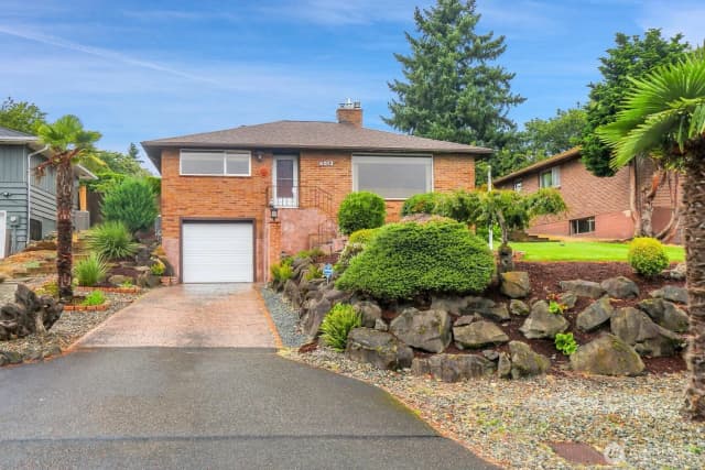 Property photo for 4012 Sw 107th Street, Seattle