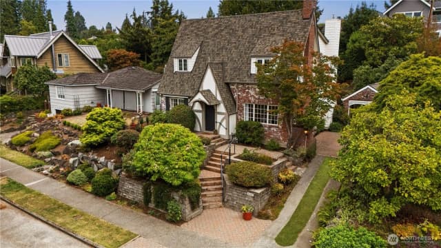 Property photo for 6022 Vassar Avenue Ne, Seattle
