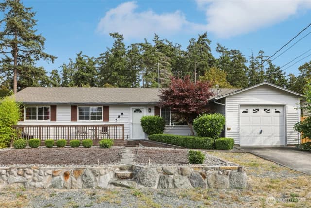 Property photo for 588 Ne Harvest Drive, Oak Harbor