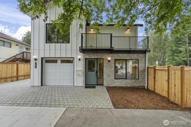 Property photo for 1503 Ne 73rd Street, Seattle