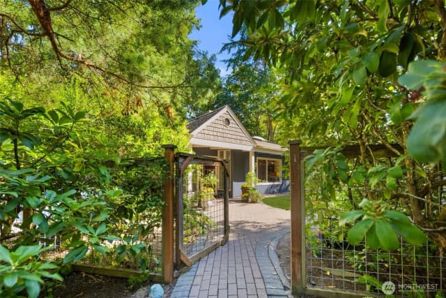 Property photo for 12815 Ne Fourth Place, Bellevue