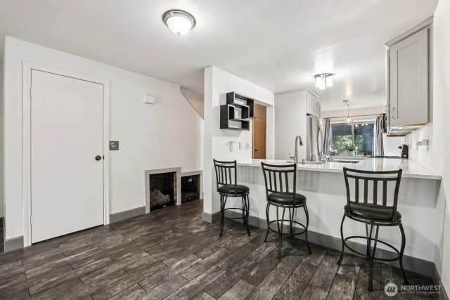 Property photo for 280 Nw Newport Way #b14, Issaquah
