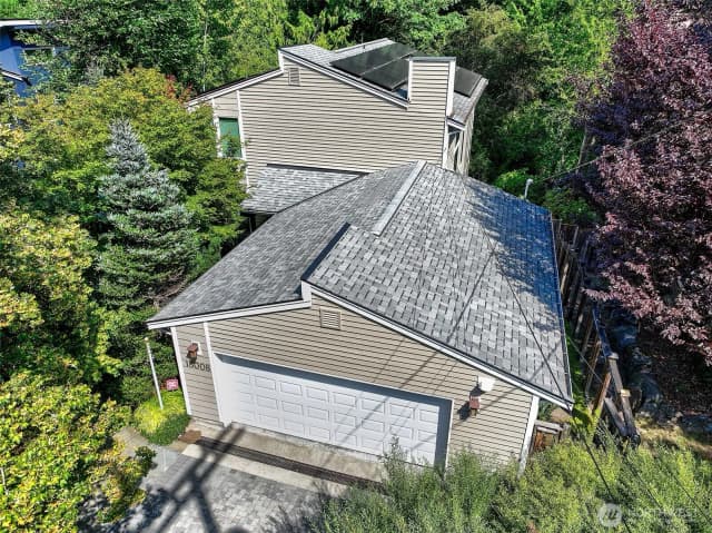 Property photo for 18008 25th Avenue Ne, Lake Forest Park