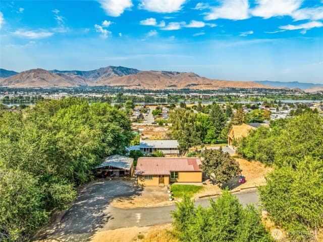 Property photo for 2152 Sunset Hwy, East Wenatchee